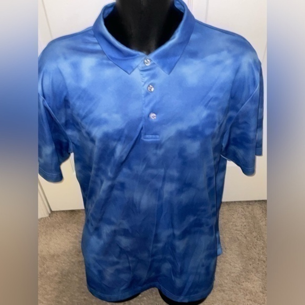Men’s used PGA tour cloud blue golf polo shirt size XL Pre own items are as is a